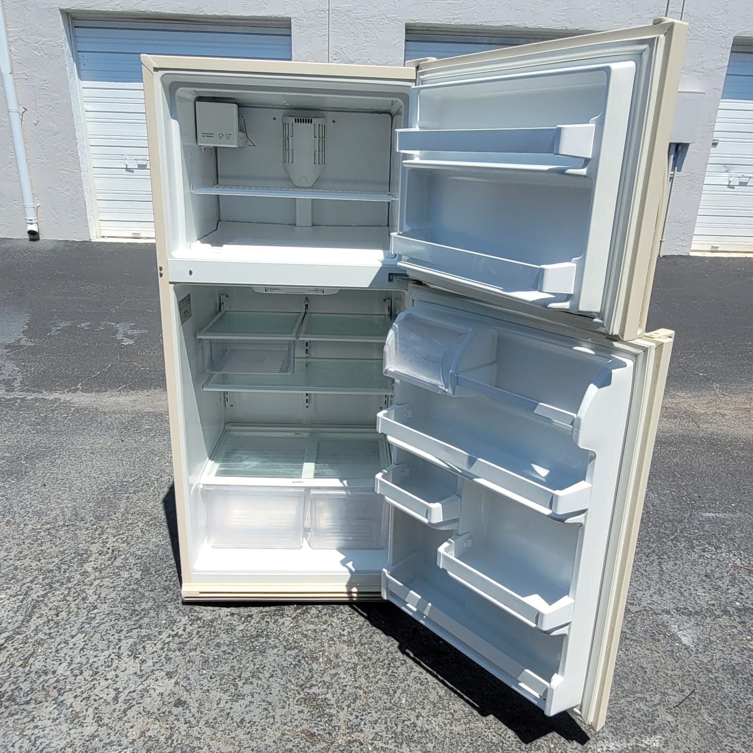 Kenmore Top and Bottom Refrigerator Kenmore Top and Bottom Refrigerator